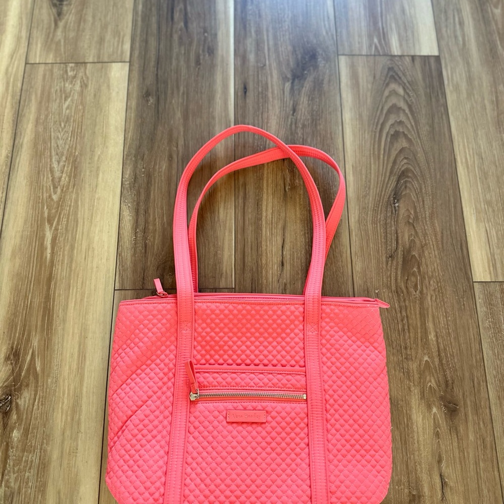Vera Bradley womens iconic Coral Quilted Tote Bag - Picture 2 of 5